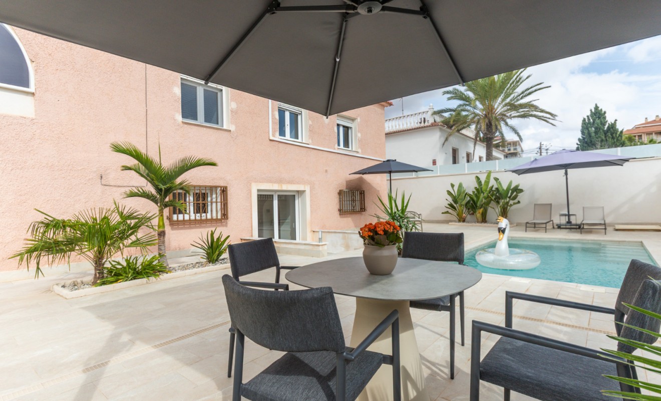 Sale - Semi-Detached - Punta Prima