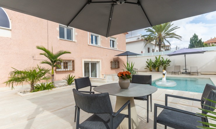 Sale - Semi-Detached - Punta Prima