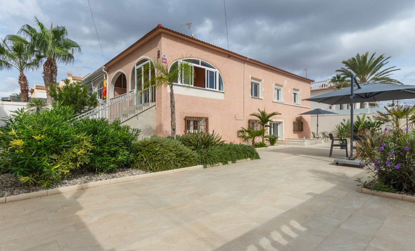 Sale - Semi-Detached - Punta Prima