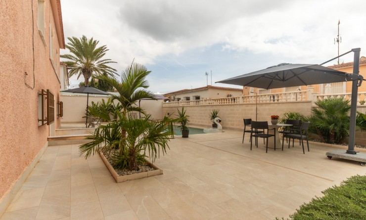 Sale - Semi-Detached - Punta Prima
