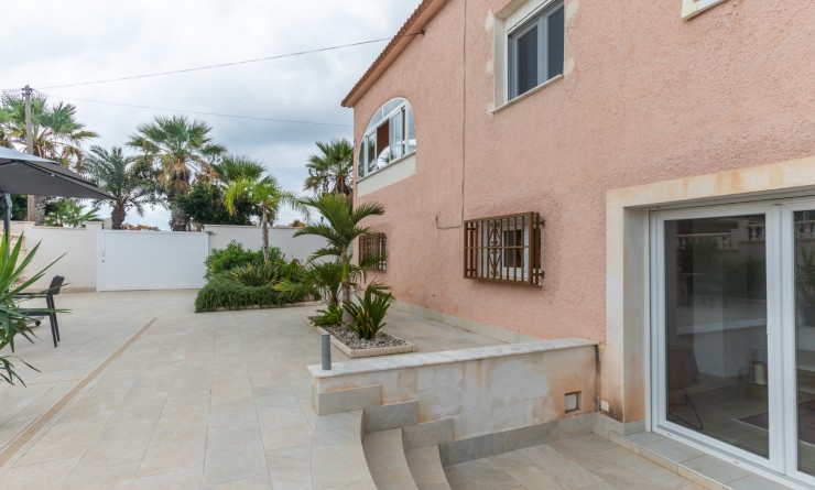 Sale - Semi-Detached - Punta Prima