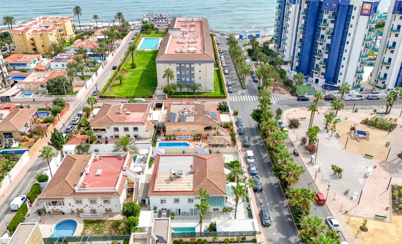 Sale - Semi-Detached - Punta Prima