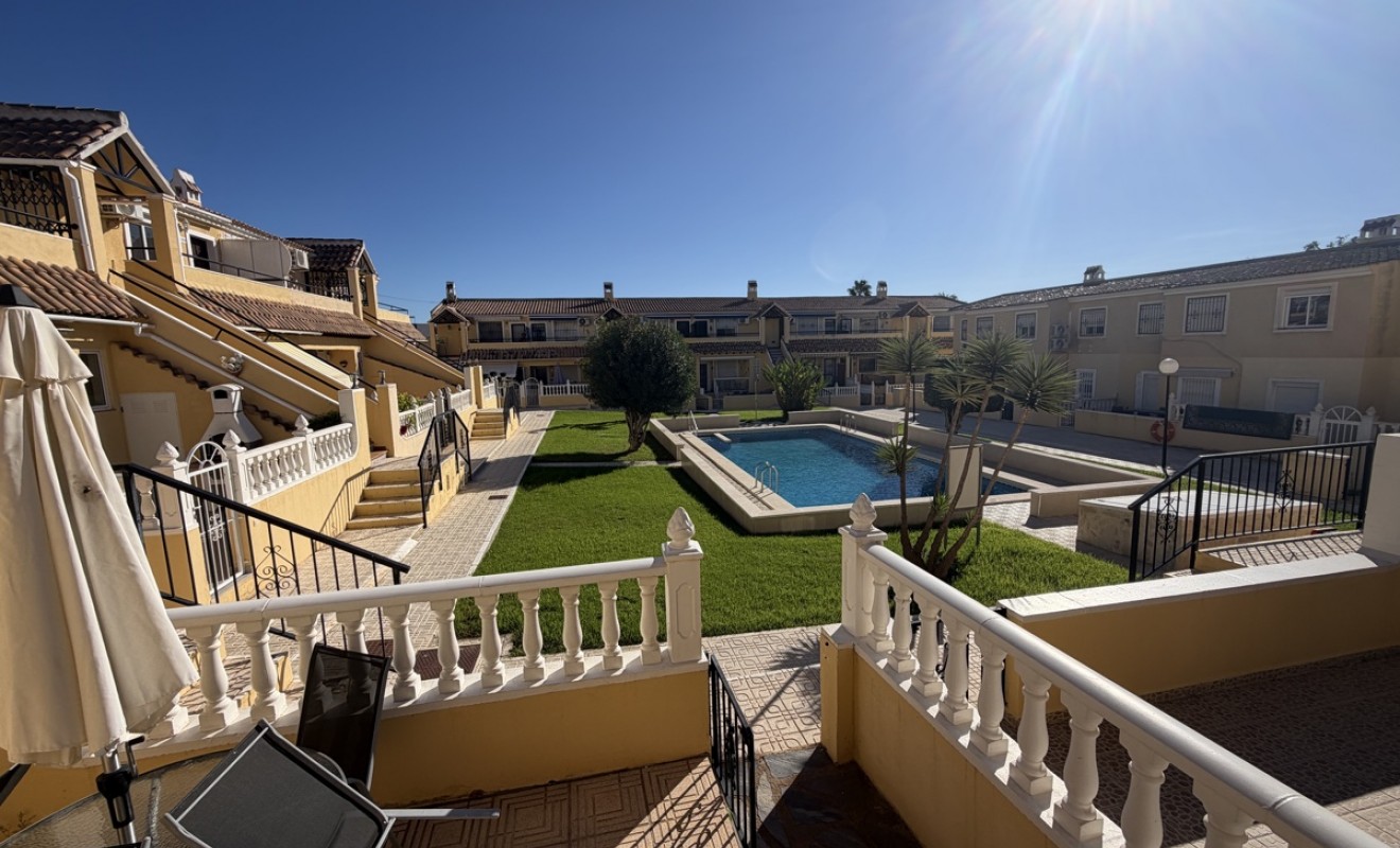Sale - Apartment - Villamartín