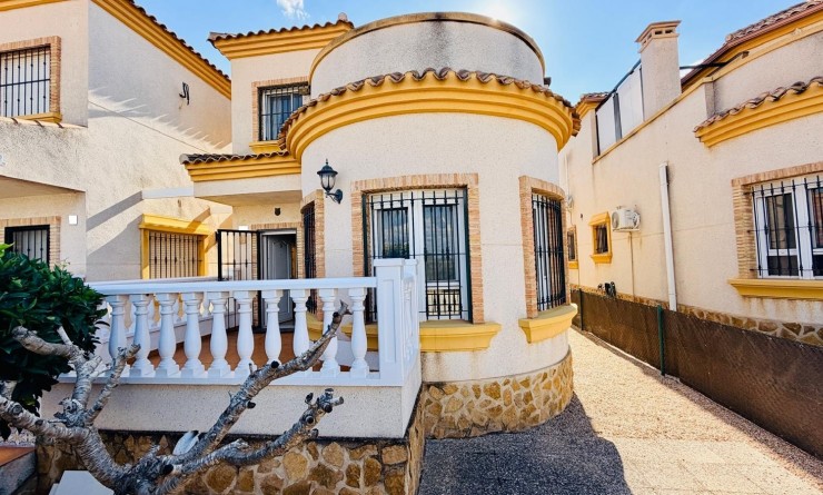 Sale - Detached villa - Los Montesinos - La herrada