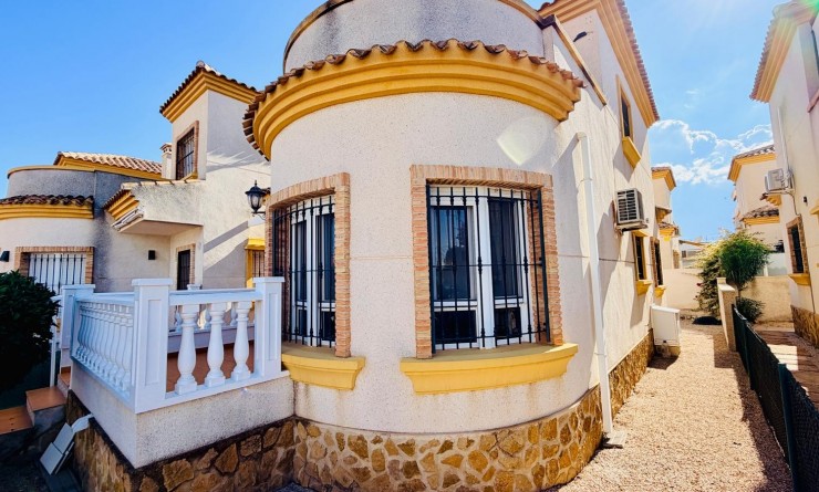 Sale - Detached villa - Los Montesinos - La herrada