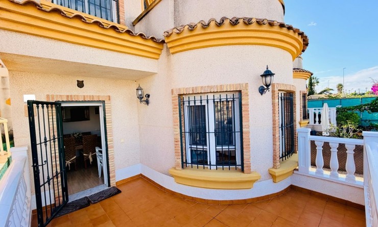 Sale - Detached villa - Los Montesinos - La herrada