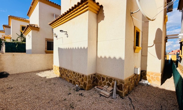 Sale - Detached villa - Los Montesinos - La herrada