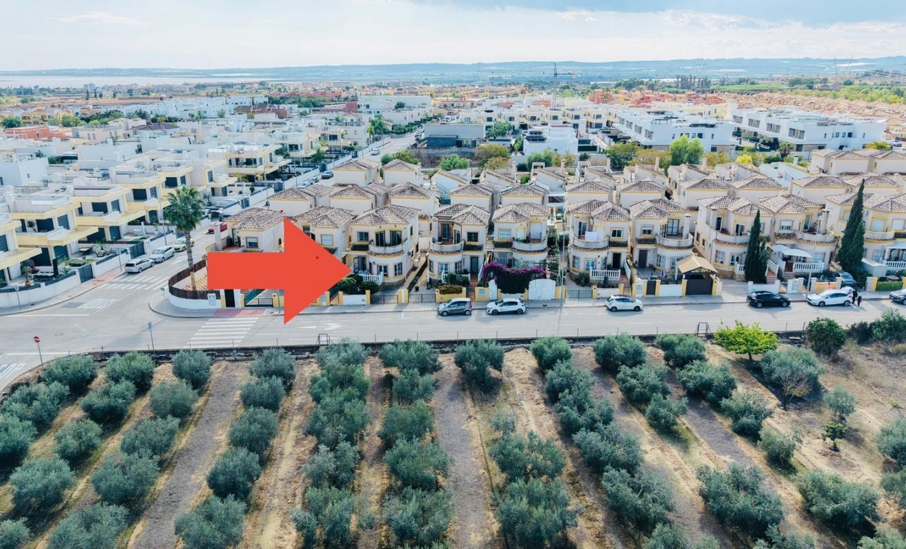 Sale - Detached villa - Los Montesinos - La herrada