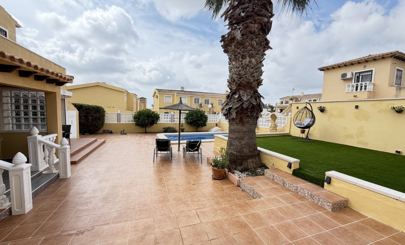 Sale - Villa - Villamartín