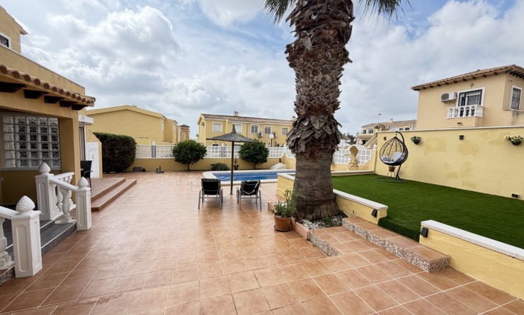 Sale - Villa - Villamartín